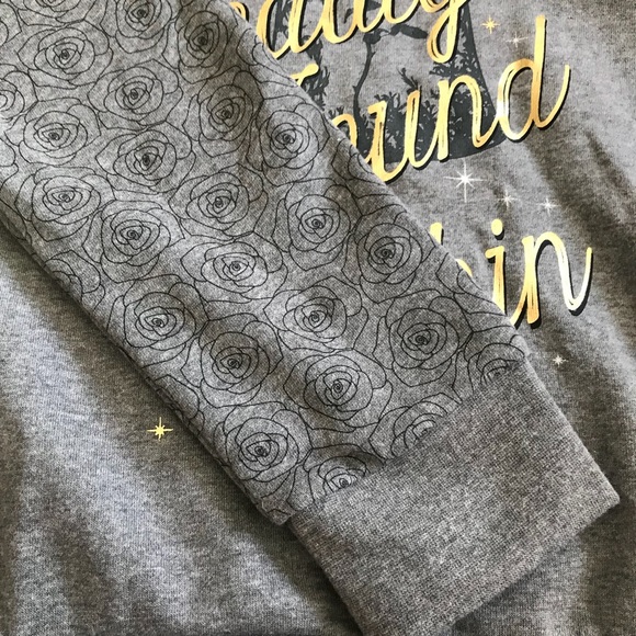 🥀 NWOT Disney BATB True Beauty Sweatshirt - Picture 3 of 4